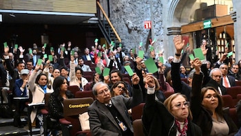 UNAM designa a tres integrantes