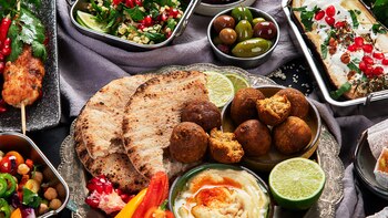 ‘Pescaíto’ frito, potajes y pan