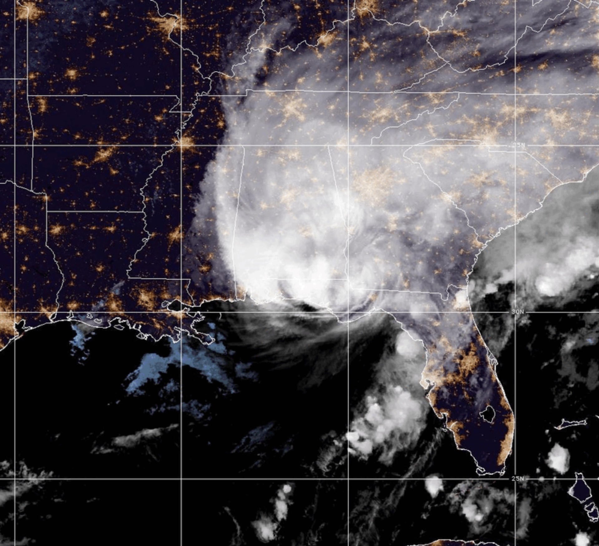 La proclamación oficial en Alabama prohibió el aumento abusivo de precios de bienes y servicios durante la contingencia. (EFE/NOAA-NHC)
