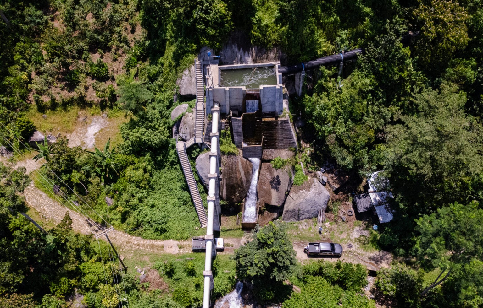 Trescientas cincuenta familias del pueblo maya mam construyeron la central HidroMaya para abastecer sus hogares de energía eléctrica. (Agencia Ocote, Guatemala)