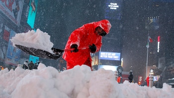 Nueva York pagará hasta USD 45 por hora a los removedores de nieve: requisitos y cómo inscribirse