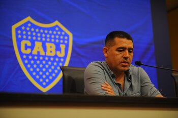 Riquelme juega sus fichas en