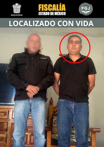 Los elementos de la FGJEM acudieron al domicilio de Rogelio para confirmar su liberación. Crédito: FGJEM