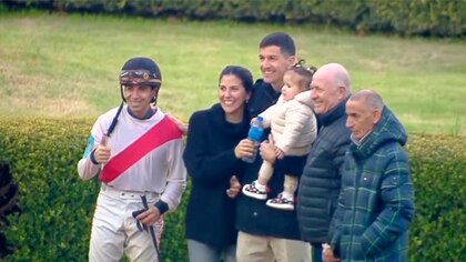 La pasión oculta de Nacho Fernández: su caballo ganó una carrera y la vestimenta del jockey llamó la atención de los hinchas de River