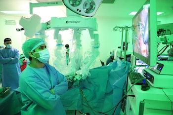 La CSS adquirió tres plataformas robóticas que también serán instaladas en hospitales de Chiriquí y Herrera. Cortesía CSS