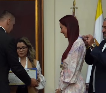 Violeta Bergonzi recibe un homenaje