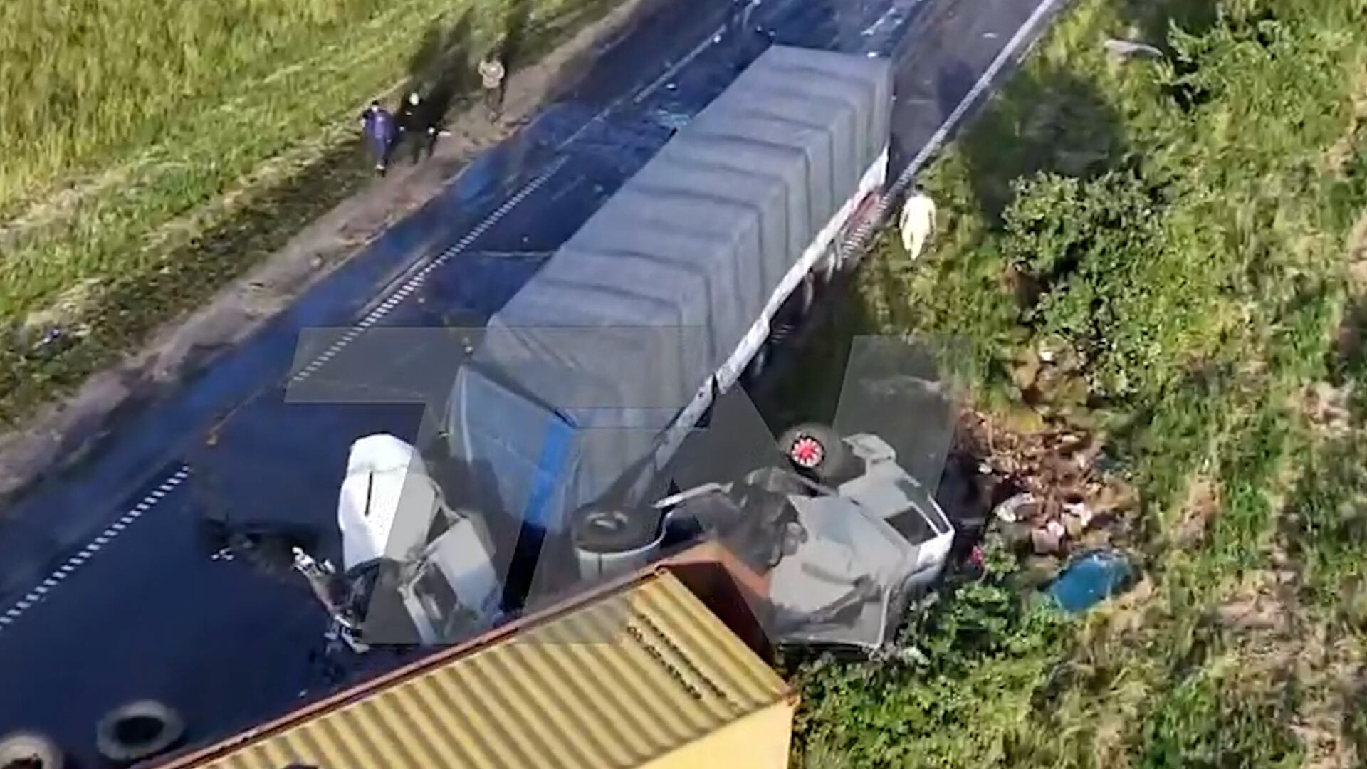 Un herido leve como producto de la colisión entre dos camiones