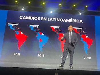 Carlos Díaz-Rosillo diserta sobre los cambios políticos en el continente