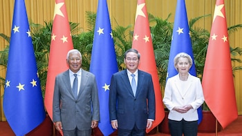 China advierte a la UE tras la decisión europea de excluir a empresas chinas en la ley de ciberseguridad