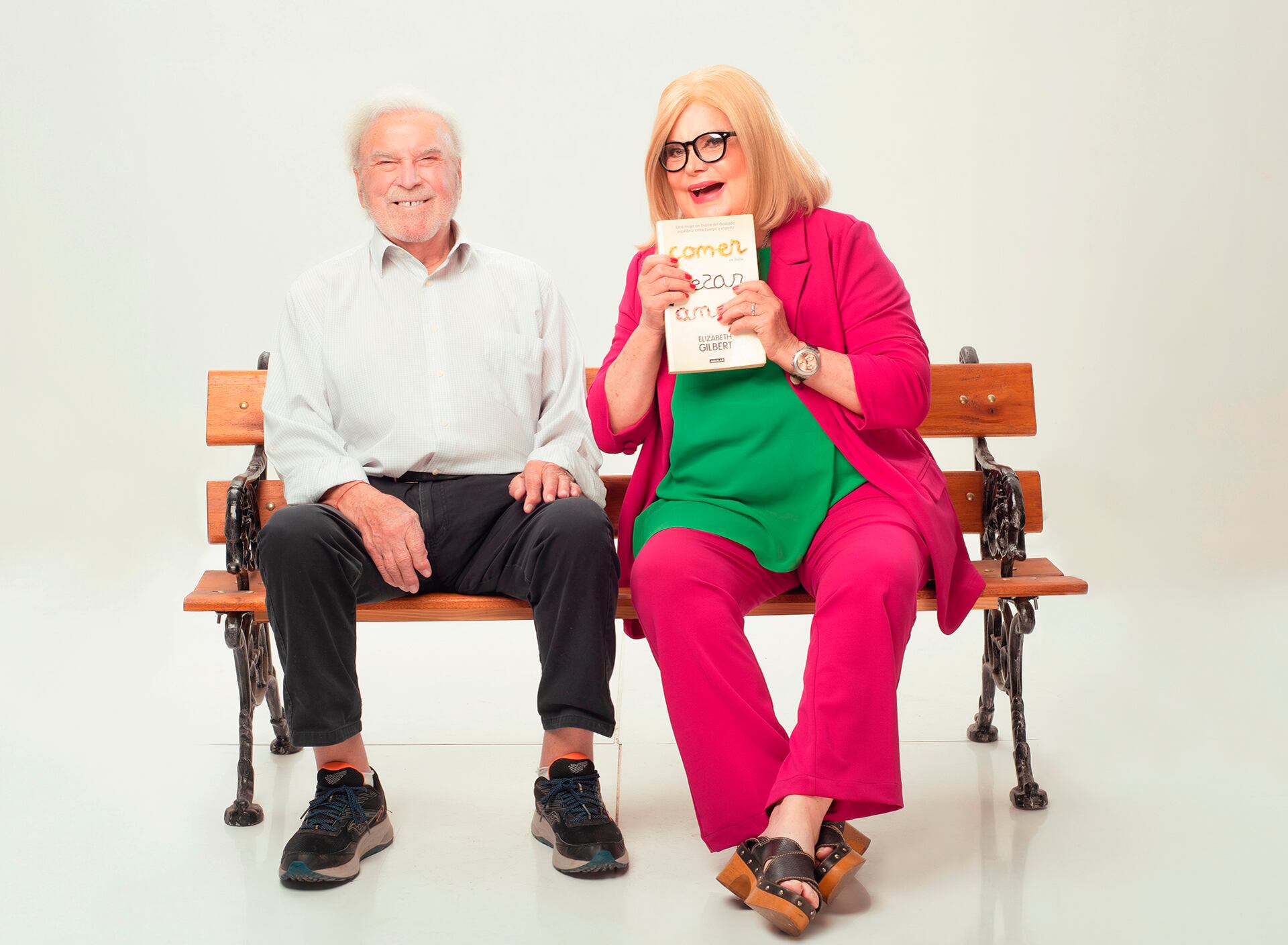 Junto a Rodolfo Ranni, Marta comparte una obra de complicidad y humor sobre las tablas (@sequeiraproducciones/ @agenciacoralok)