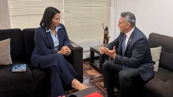 Keiko Fujimori dialoga con Alejandro Moreno sobre relaciones Perú–México y agenda política regional. (Foto: X/@cobras_santiago)