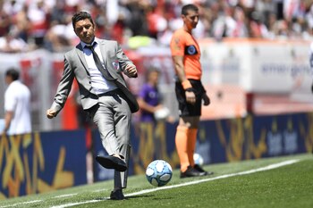 El técnico, de 43 años, no apeló a eufemismos para evaluar la actuación de su equipo (Foto: Télam)
