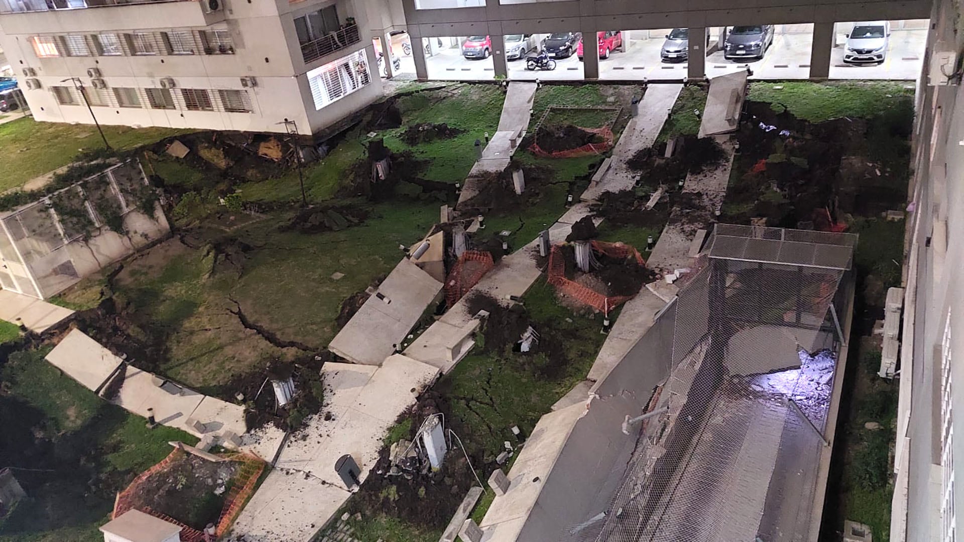 Se derrumbó el estacionamiento de un edificio en Parque Patricios y hay 200 vecinos afectados
