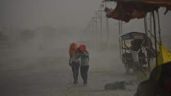 Fuertes tormentas en el norte de India dejan al menos 89 muertos y 53 heridos en Uttar Pradesh