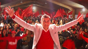 Polémica en Chile por alcalde que tiene a 24 familiares y amigos trabajando en el municipio