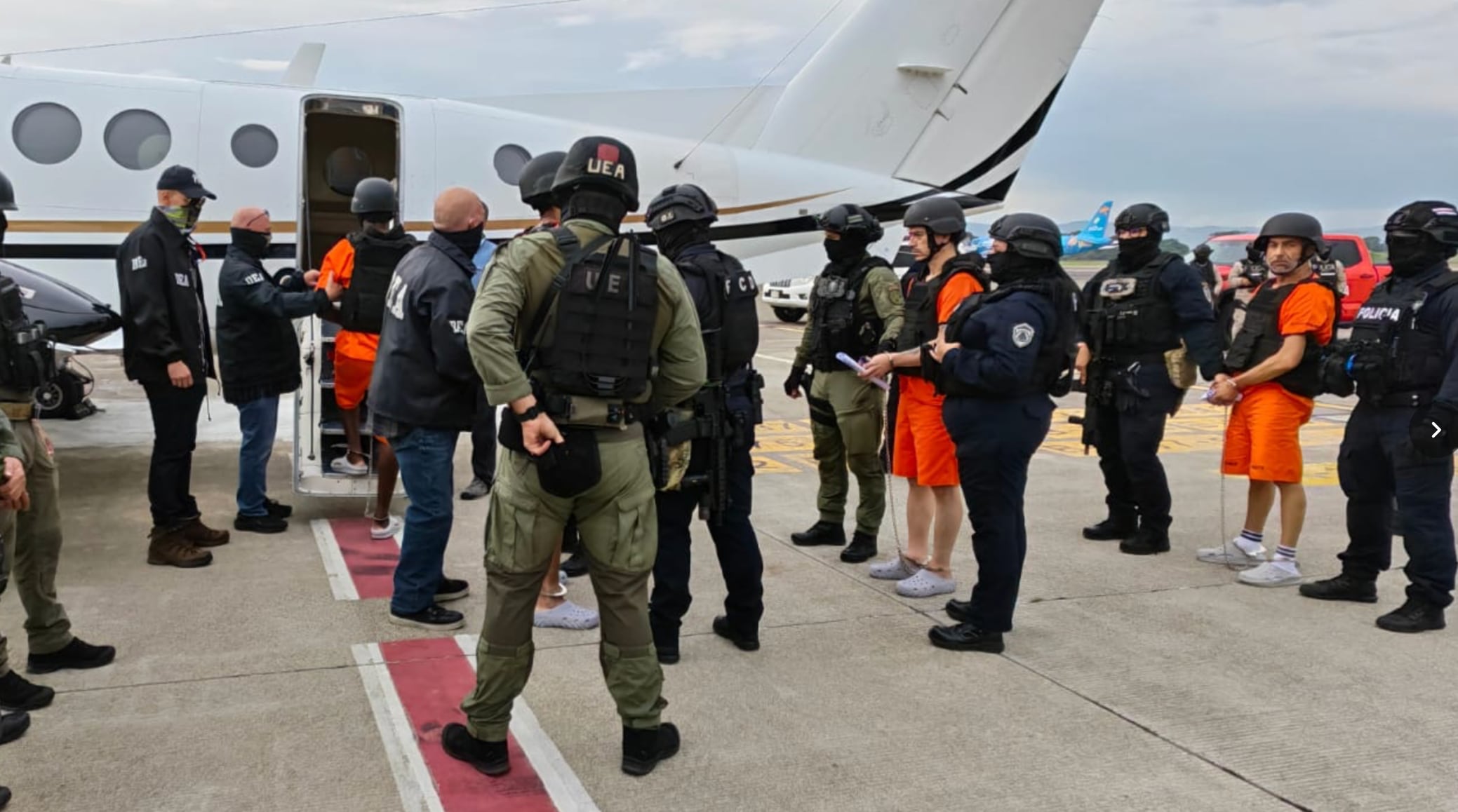 Costa Rica entrega a EE. UU. a cuatro colombianos y un costarricense por narcotráfico