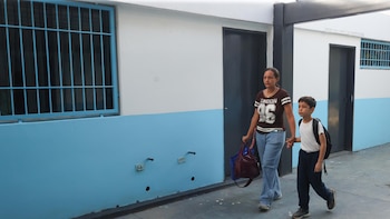 Venezuela: reubicación de alumnos tras terremotos genera hacinamiento y presión sobre los servicios