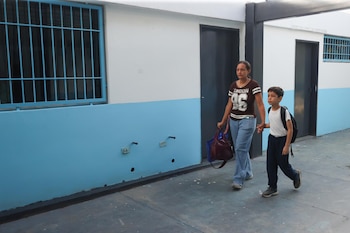 Venezuela volvió a clases con 87 escuelas en riesgo tras los terremotos