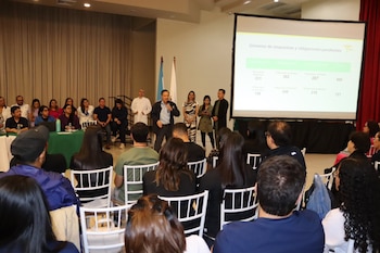 El conflicto entre la Secretaría de Salud y el Colegio Médico de Honduras (CMH) continúa sin un acuerdo definitivo, tras más de 40 días de asambleas informativas. (Foto: Cortesía)