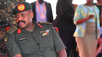 El jefe del Ejército de Uganda e hijo del presidente afirma que se postulará a la presidencia en 2031