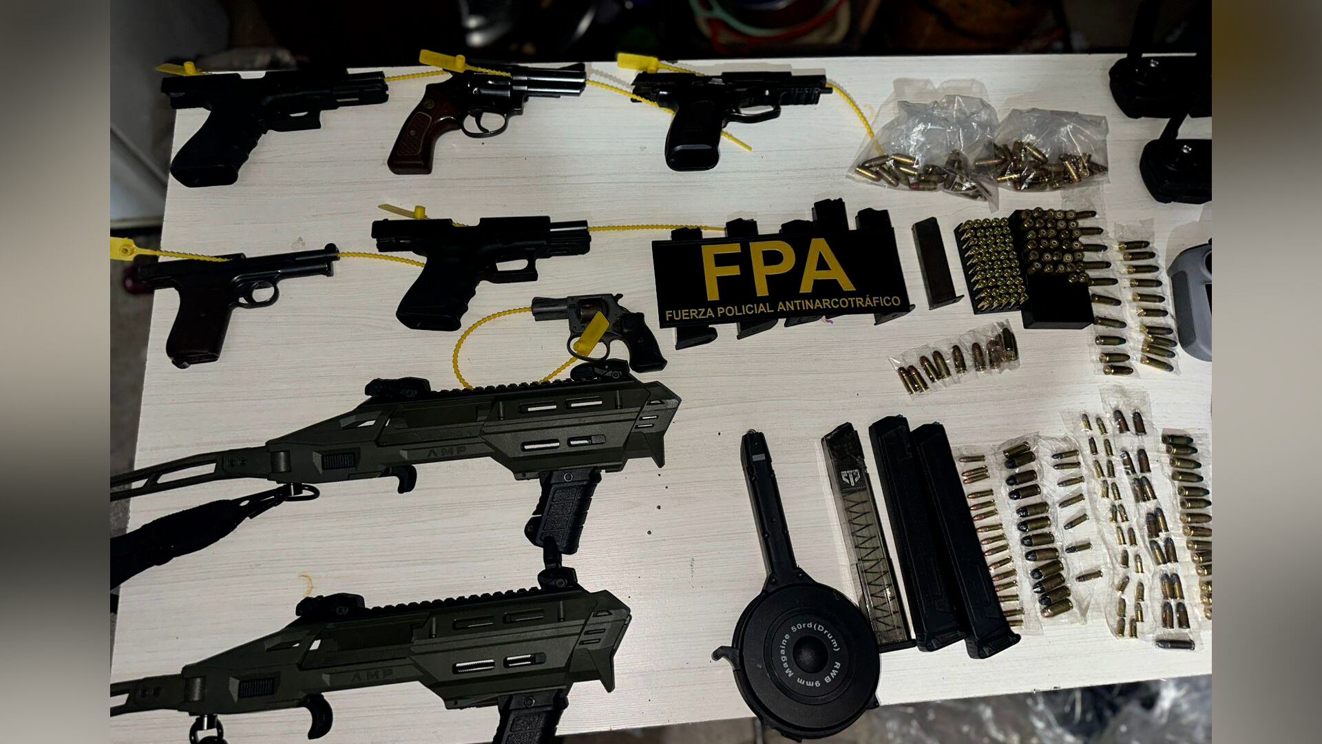 Secuestraron armas y municiones