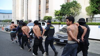 Desmantelan banda criminal en Guatemala con municiones exclusivas del Ejército y droga