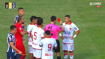 Infantil expulsión a Paulo de la Cruz tras brutal puñetazo contra Mateo Antoni en Alianza Lima vs Atlético Grau por Liga 1 2026