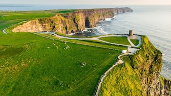 Los 12 destinos imprescindibles para viajar en abril según ‘Lonely Planet’: primavera, festivales y paisajes únicos en todo el mundo