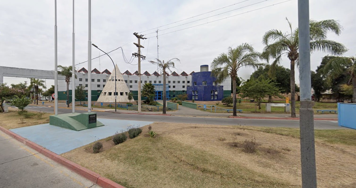 Investigan el caso de un alumno de 14 años que ingresó a un colegio con un arma en Córdoba