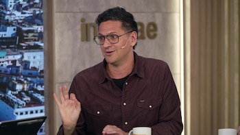 Ballarini sostuvo que los algoritmos de redes sociales recomiendan videos que el usuario no eligió para evitar que descarte el contenido