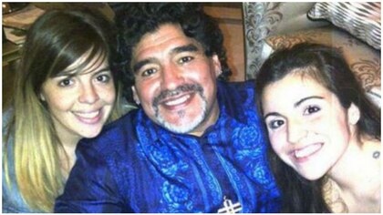 La trama detrás del enojo de Dalma y Gianinna Maradona: del mausoleo a las versiones sobre la muerte de su padre
