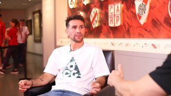 El ex futbolista responde las