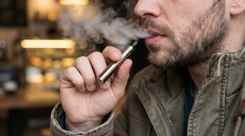 El uso de cigarrillos electrónicos