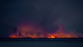 Los incendios en Gironda vuelven a "punto crítico" por los nuevos golpes de viento tras el optimismo inicial