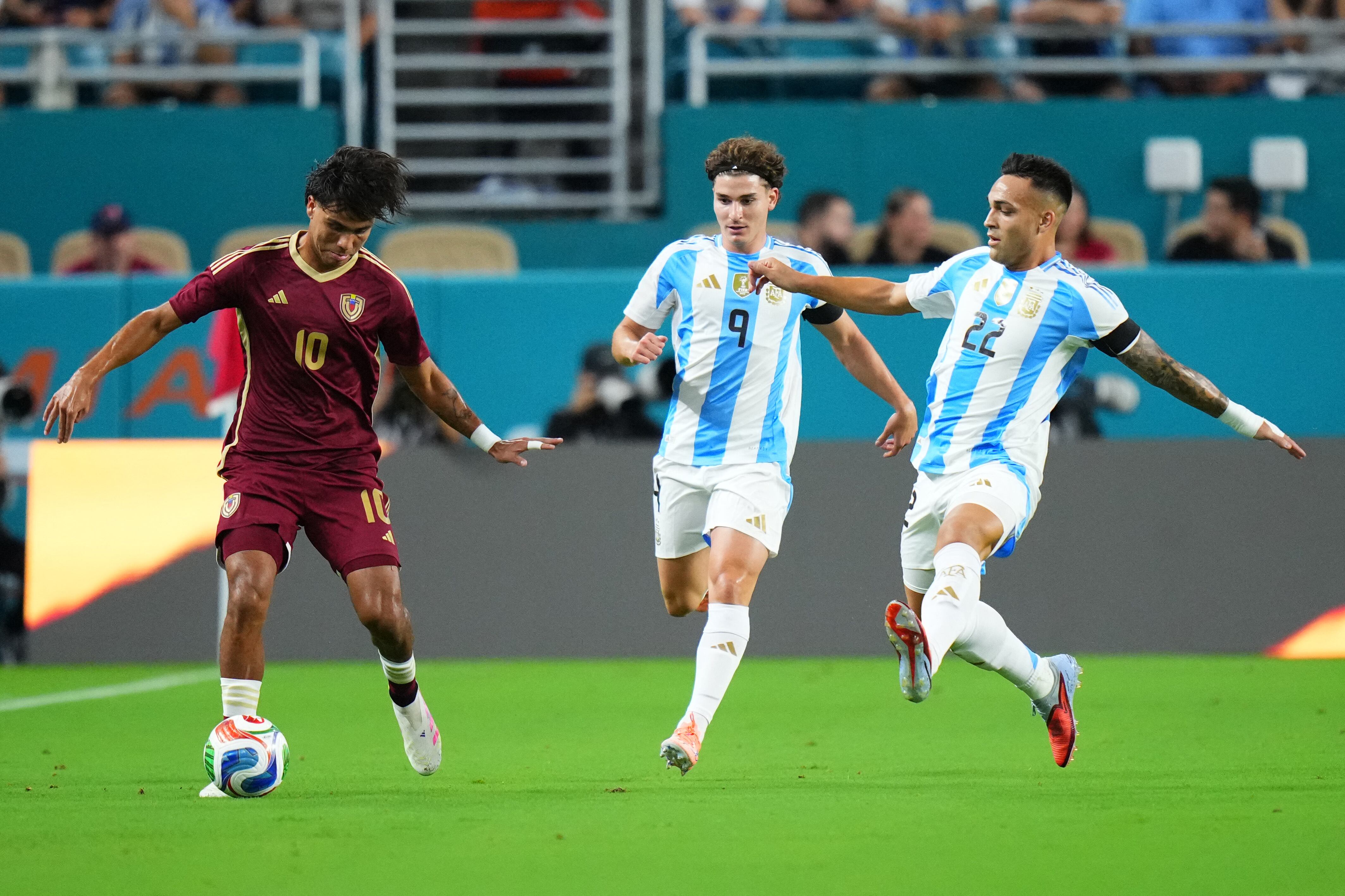 Telasco Segovia, figura del seleccionado venezolano. Crédito: Rich Storry / GETTY IMAGES NORTH AMERICA / Getty Images via AFP