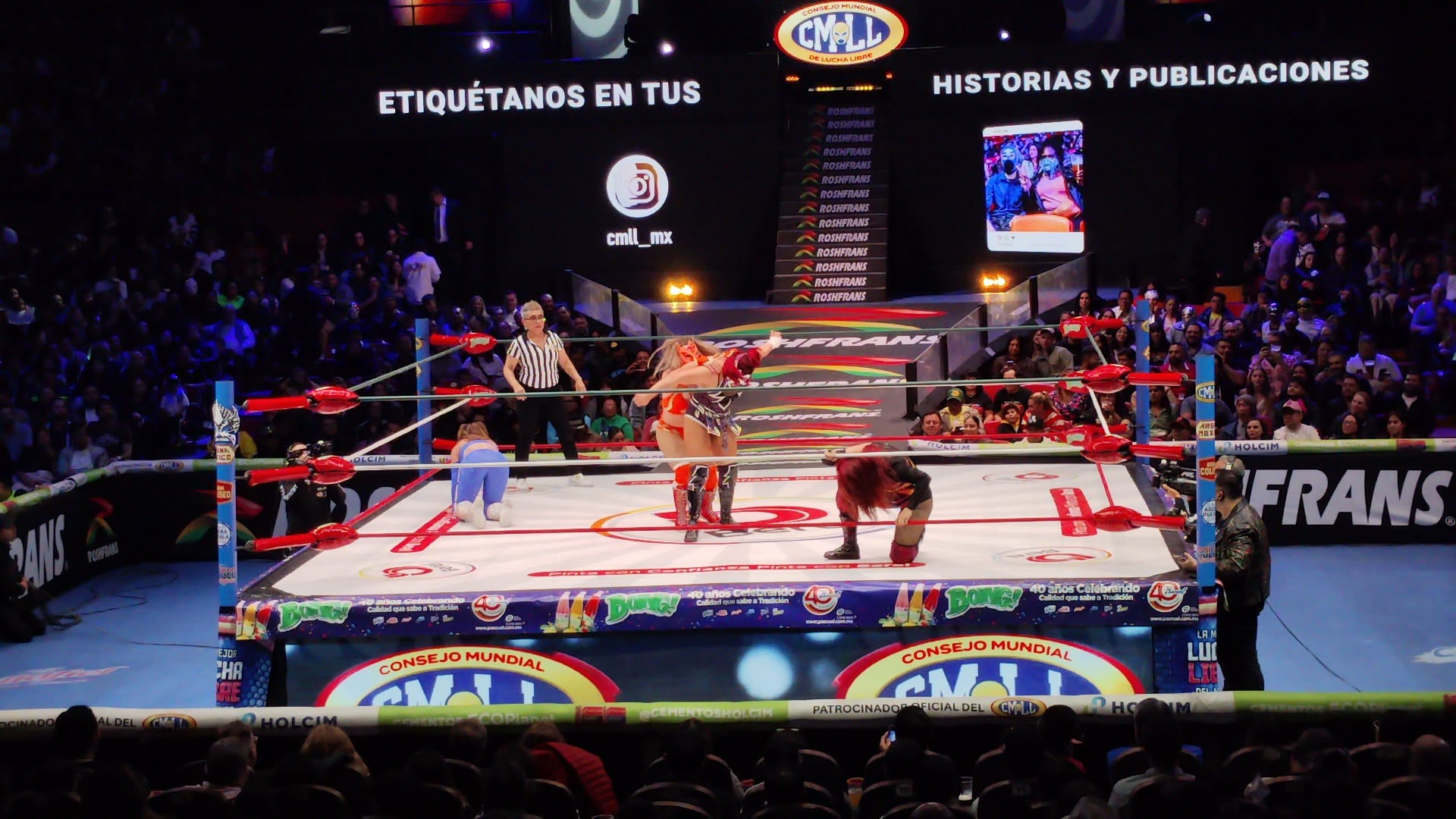 Las rudas ganaron en dos caídas al aprovechar los errores de coordinación entre Lluvia y Tabata. Al final, Dark Silueta retó con agresividad a Lluvia por el Campeonato Femenil de Japón del CMLL (Foto: Jesús Flores Beltrán)