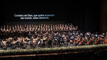 Artistas guatemaltecos reunieron a más de 200 voces y músicos en un tributo por el terremoto de 1976