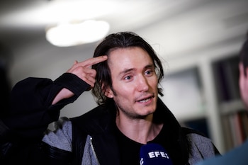 Claudio Cataño recordó durante una entrevista cómo perdió una parte de sus músculos por una mala indicación en un entrenamiento (EFE/David Fernández)