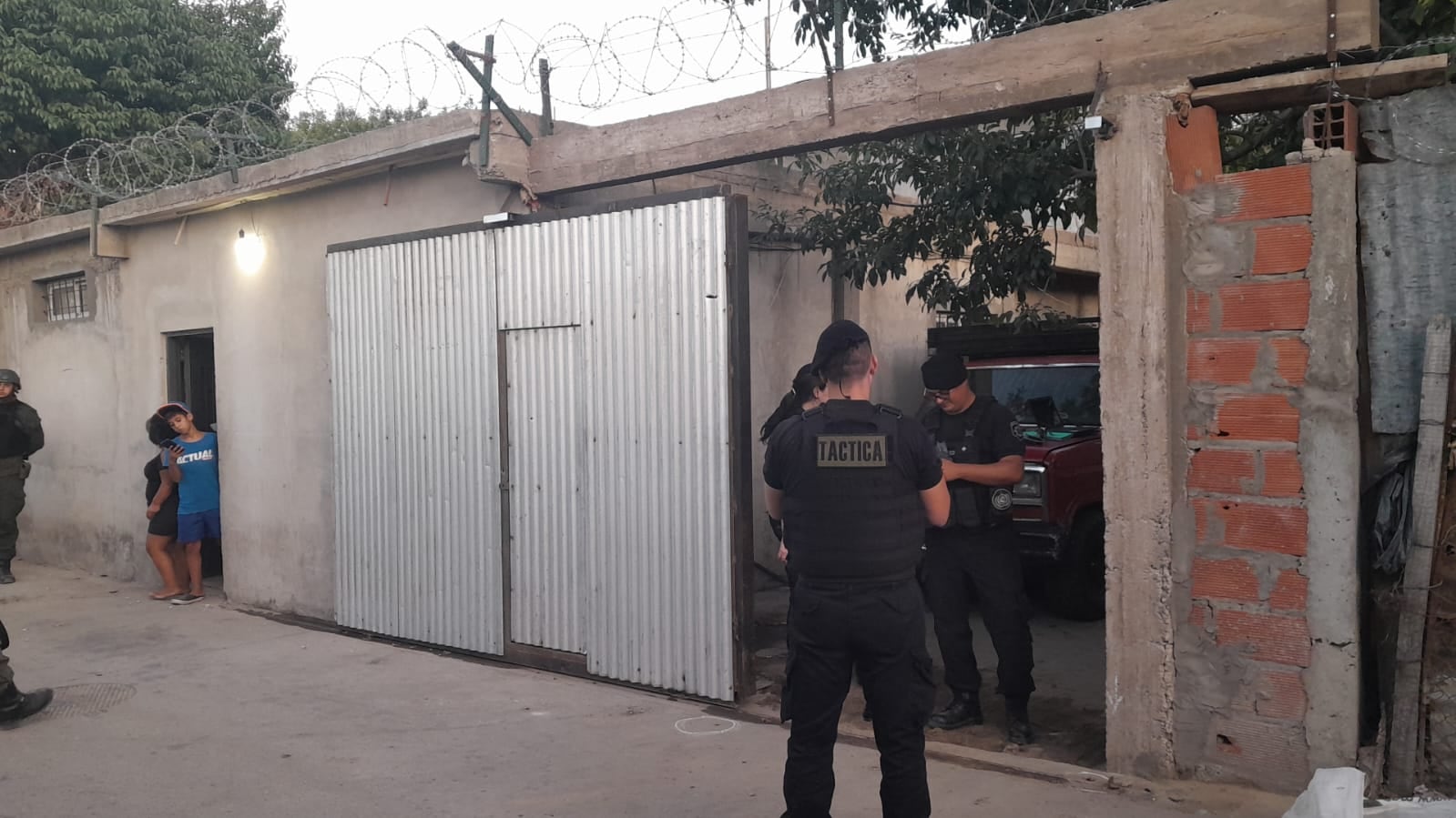 Luego del crimen de Máximo, tras la llegada de Gendarmería al barrio, balearon un depósito de garrafas en el lugar donde mataron al nene