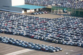 13/01/2021 Kawasaki, Kanagawa, Japón: Vehículos