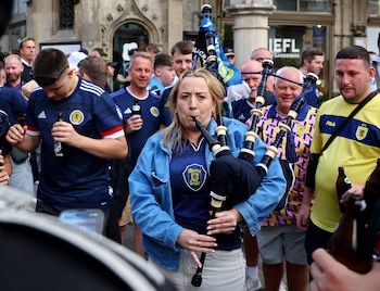 Las mujeres escocesas también se