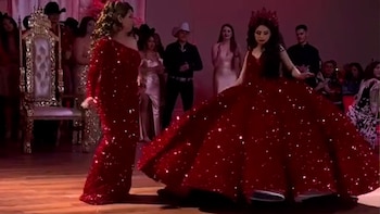 Una mujer utilizó un vestido