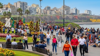 “Hay más turistas en Miraflores que Machu Picchu o el Centro de Lima”: Carlos Canales dice que llegan hasta 700 mil al día