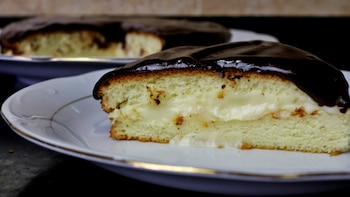 Cuña de crema y chocolate.