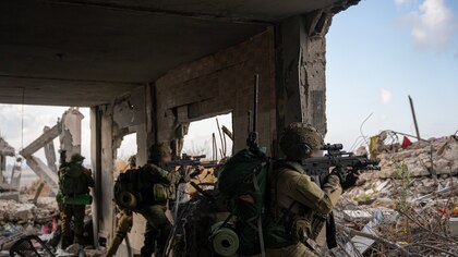 El ejército de Israel avanza al interior de Rafah y ordenó nuevas evacuaciones en Yabalia