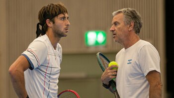 La primera raqueta albiceleste, Tomás