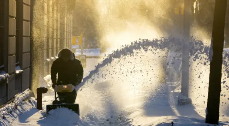 La cantidad récord de nieve caída en Central Park durante 2016 obligó a cerrar numerosos accesos y parques (AP)