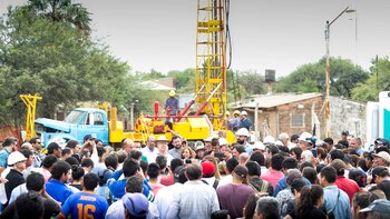 La inauguración del primer pozo