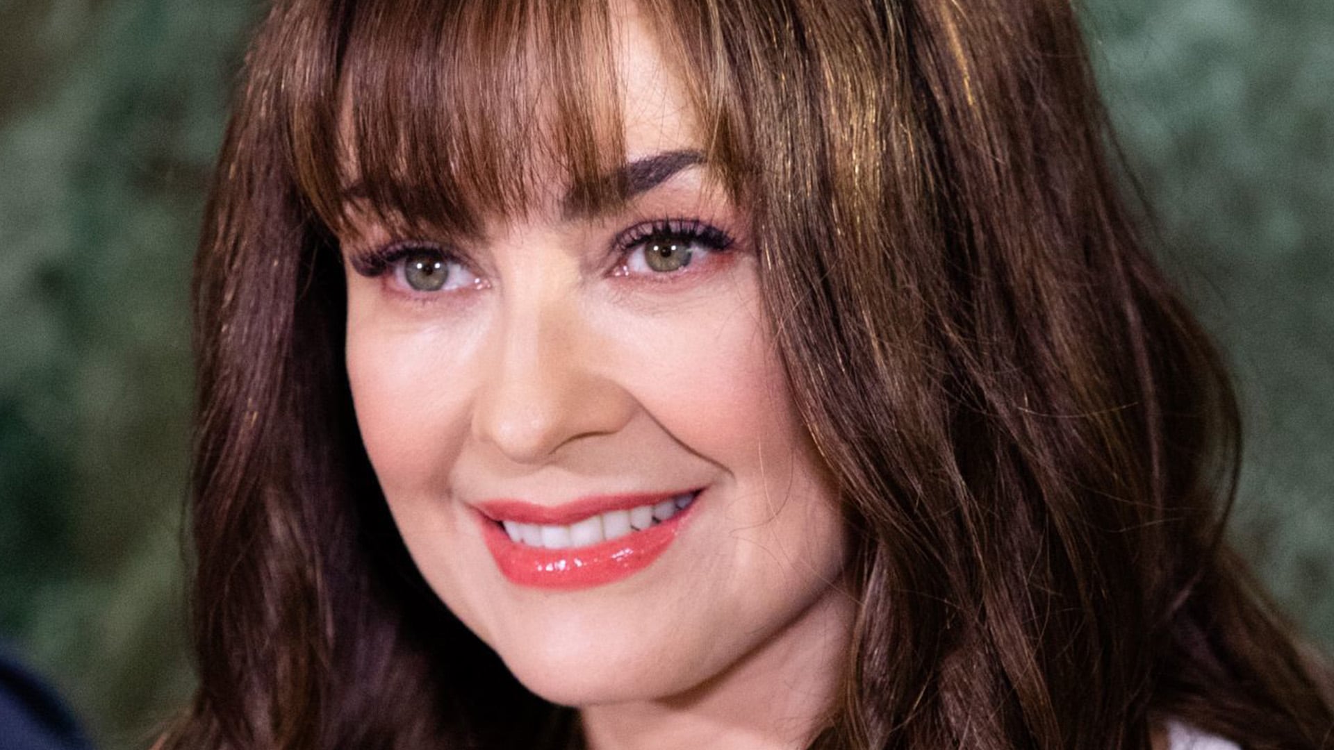 La cantante participó en concursos de belleza desde muy pequeña; en 1996 fue nombrada el