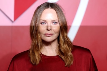 A pesar de su liderazgo en sostenibilidad, la firma de Stella McCartney reportó en 2024 pérdidas antes de impuestos de USD 42 millones (REUTERS)